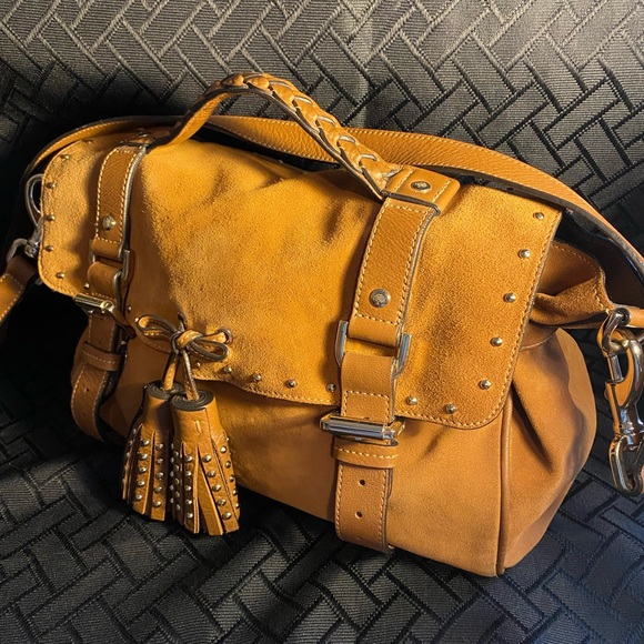 Mulberry Tassel Alexa Satchel in Sycamore Suede with Shiny Gold Tone Hardware - Picture 3 of 15